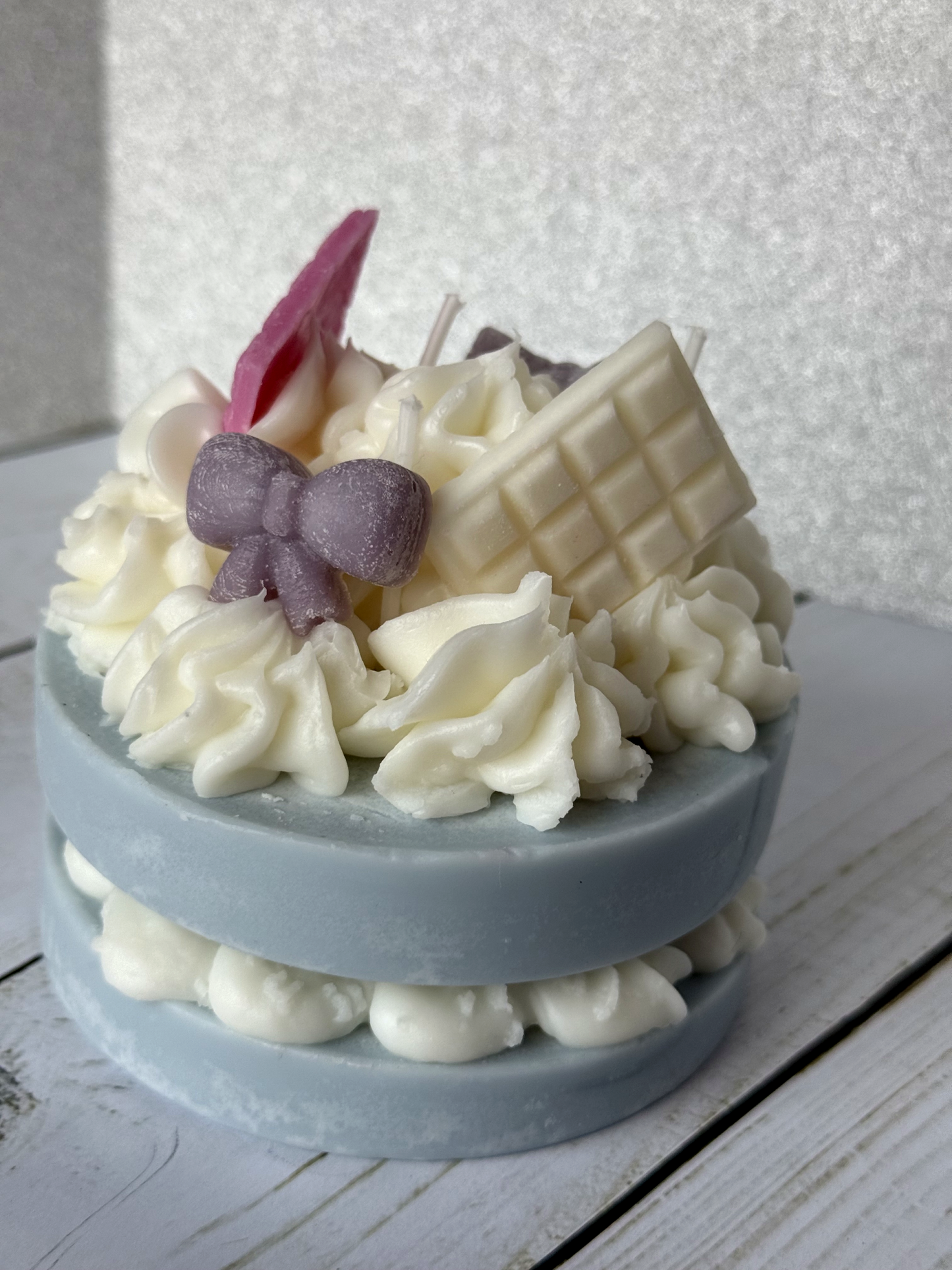 Soft Berry Bliss – Cake Candle